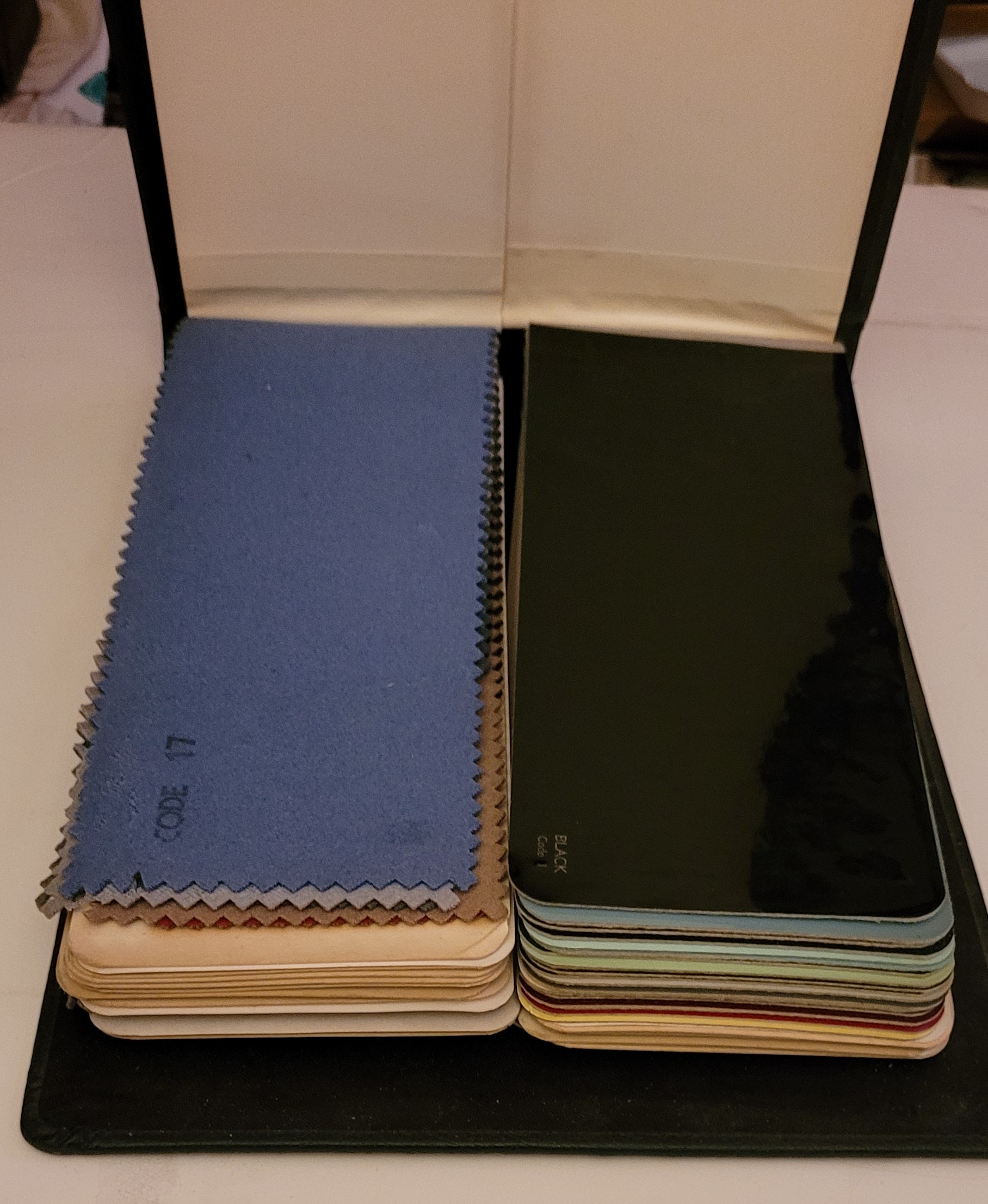 CHRYSLER 1954 UPHOLSTERY SELECTIONS BOOK CONTENTS 1